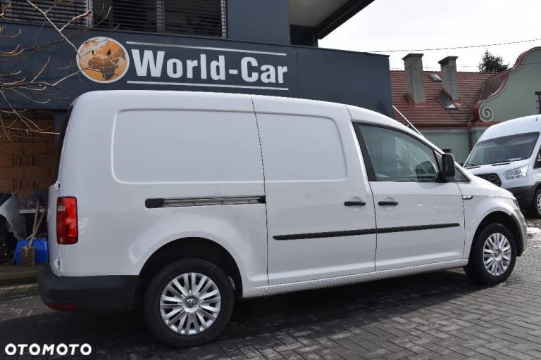 Auto komis WORLD CAR poleca Volkswagen Caddy Maxi rok