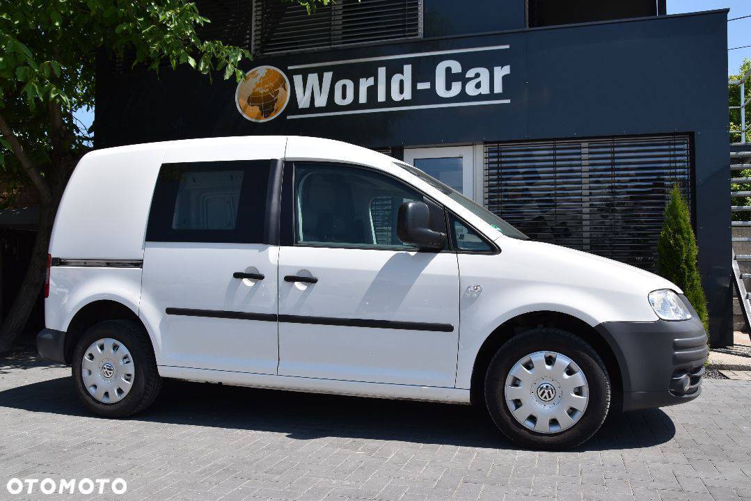 Volkswagen Caddy rok 2010 przebieg 113 007 km Benzyna